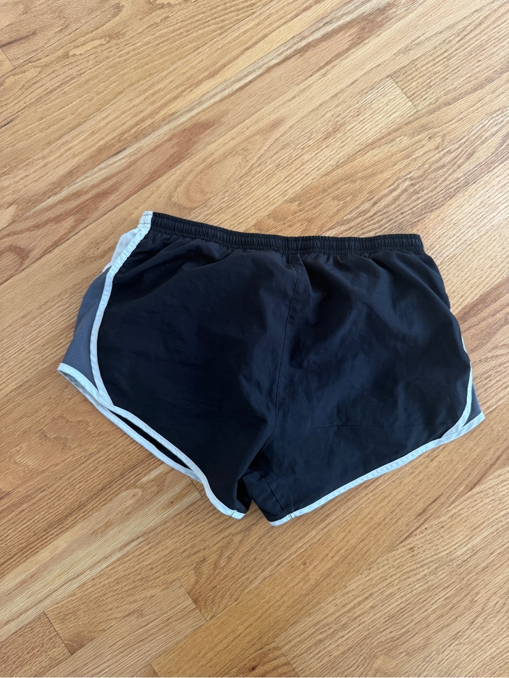 Nike dri fit shorts size S - Picture 3 of 3